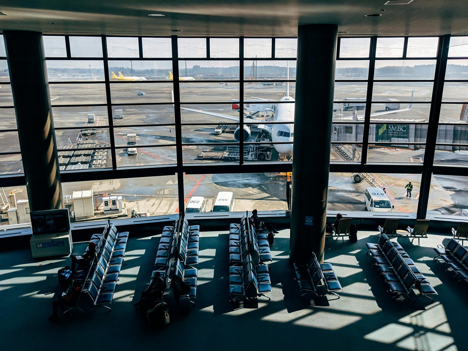 Crafting an Elegant Website for Charge Me: Your Gateway to Airport Lounges
